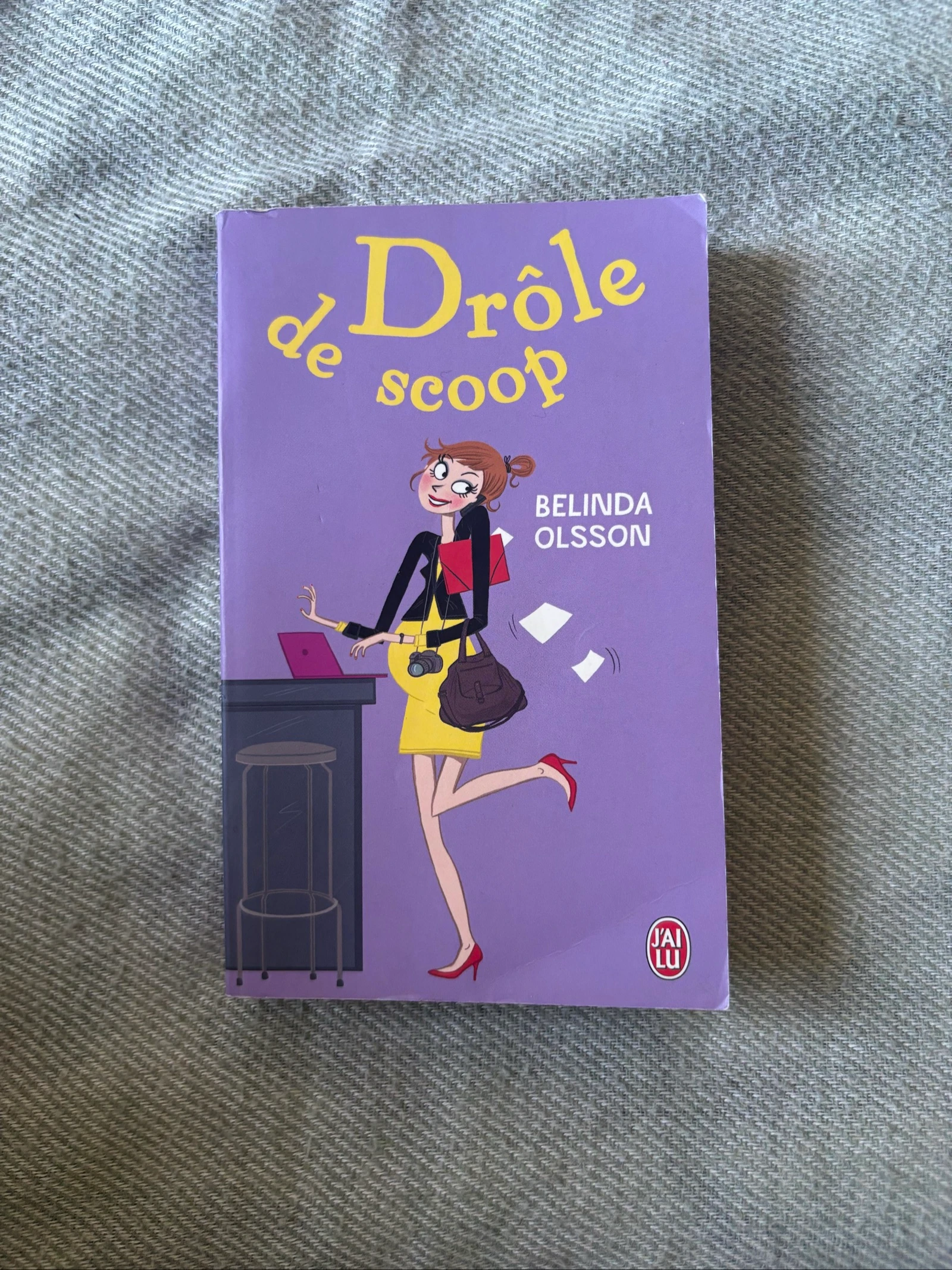 243/ Livre - Drôle de scoop - Belinda Olsson
